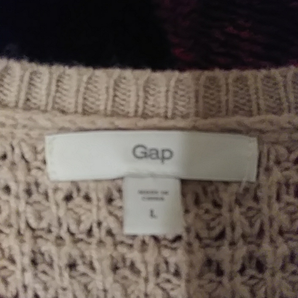 Tan gap sweater - Picture 2 of 4